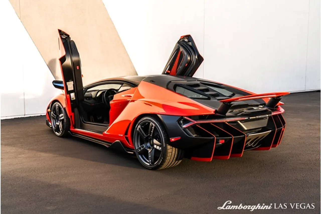 Lamborghini Centenario coupe, limited-edition hypercar — photo 1 of 20