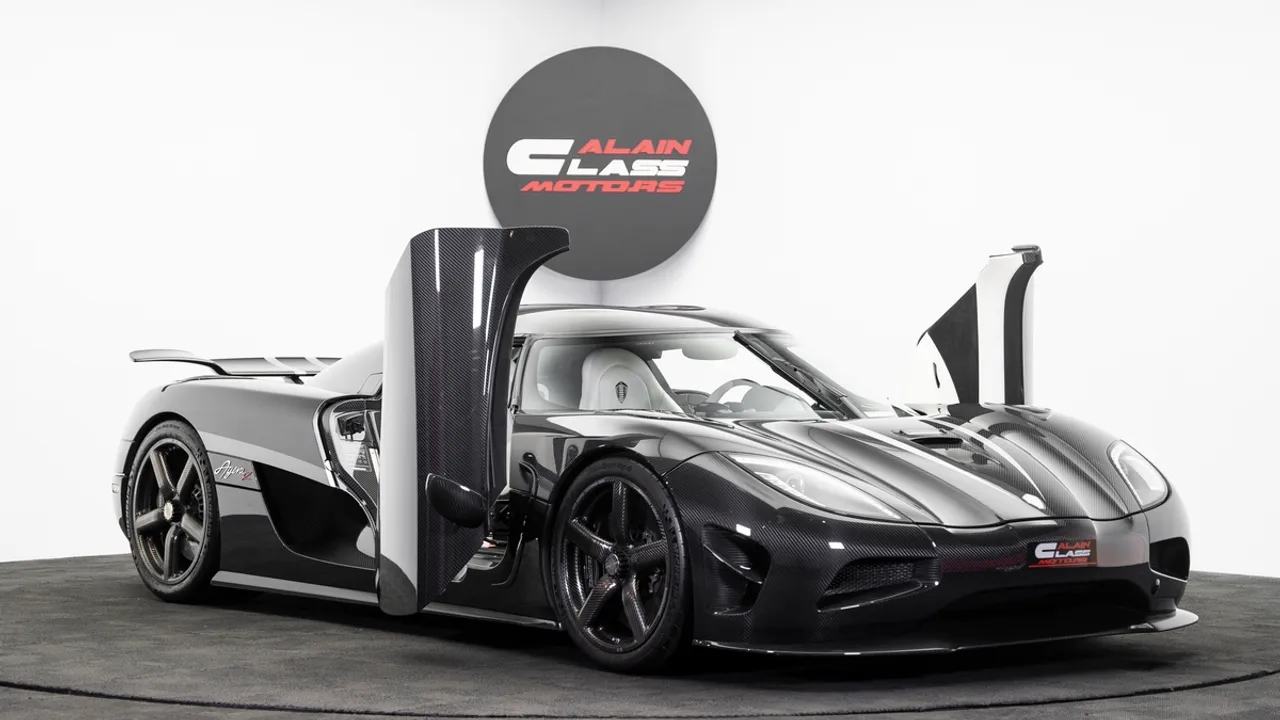 Koenigsegg Agera R hypercar finished in silver — photo 1 of 19