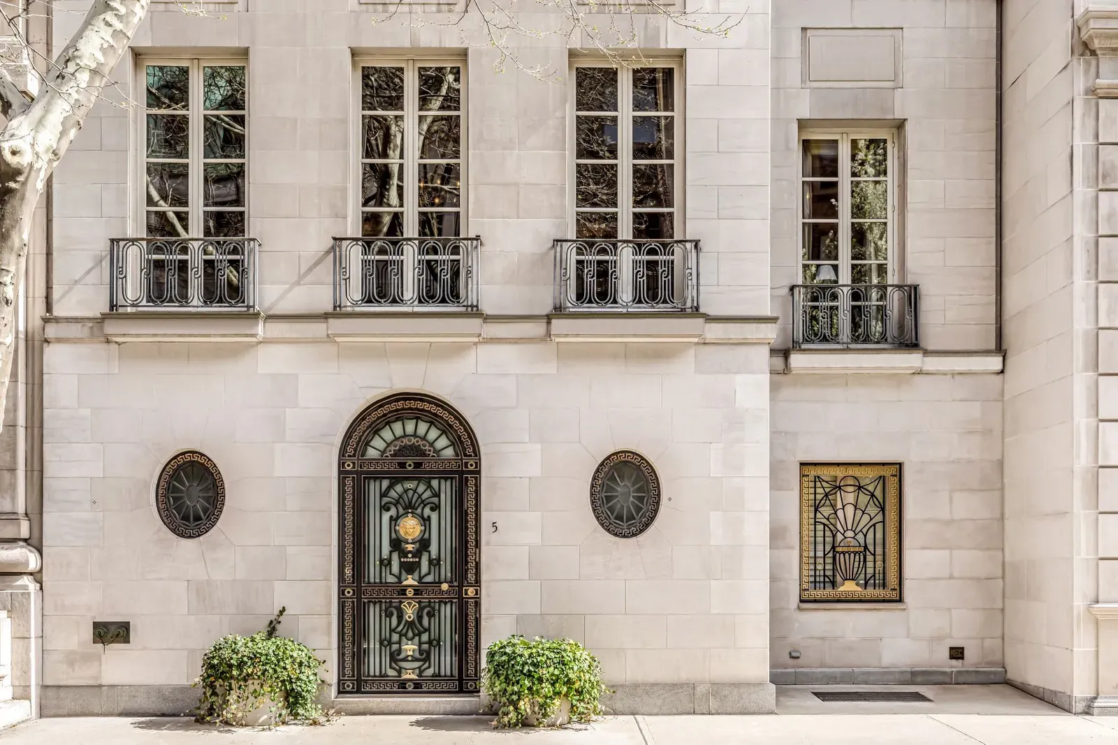 Townhouse facade at 5 East 64th Street, New York