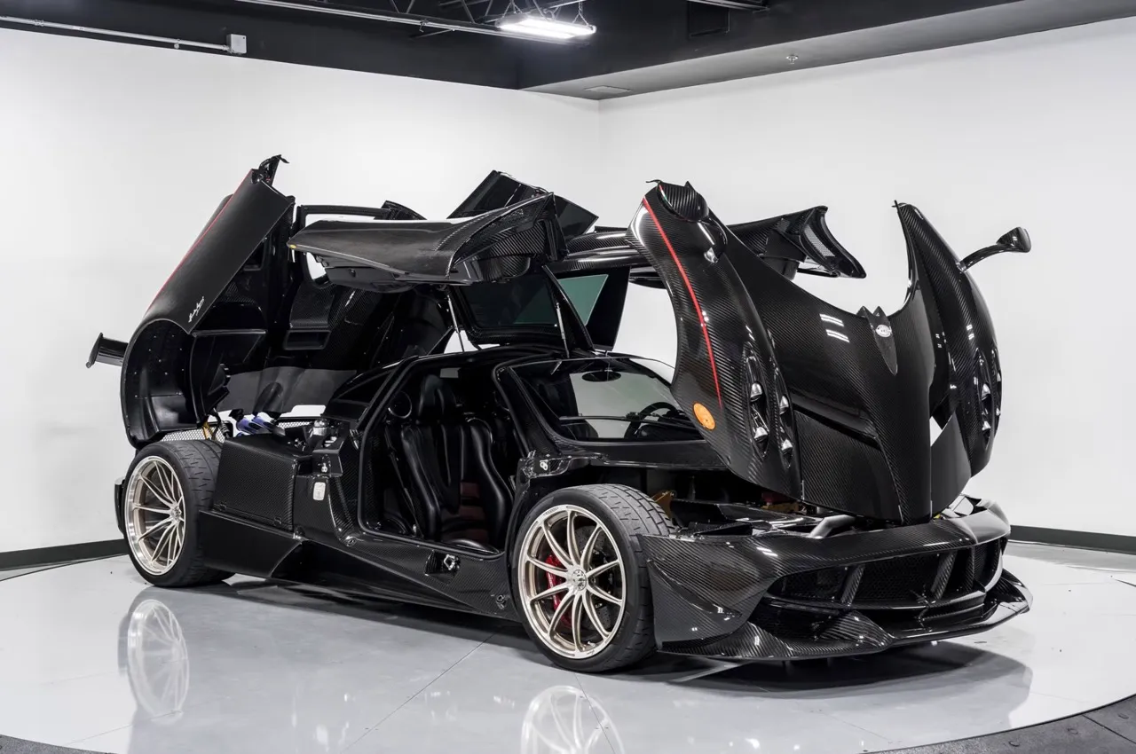 Pagani Huayra Tempesta hypercar